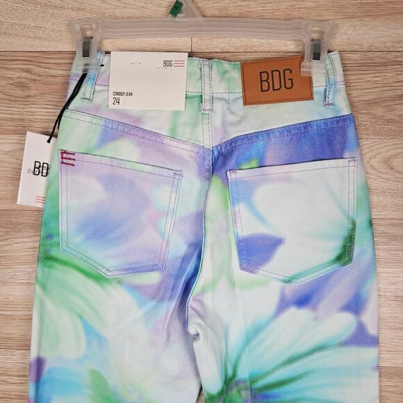 BDG Multicolored Botanical Floral Print Cowboy Jeans Women’s 24 NWT - Picture 5 of 7